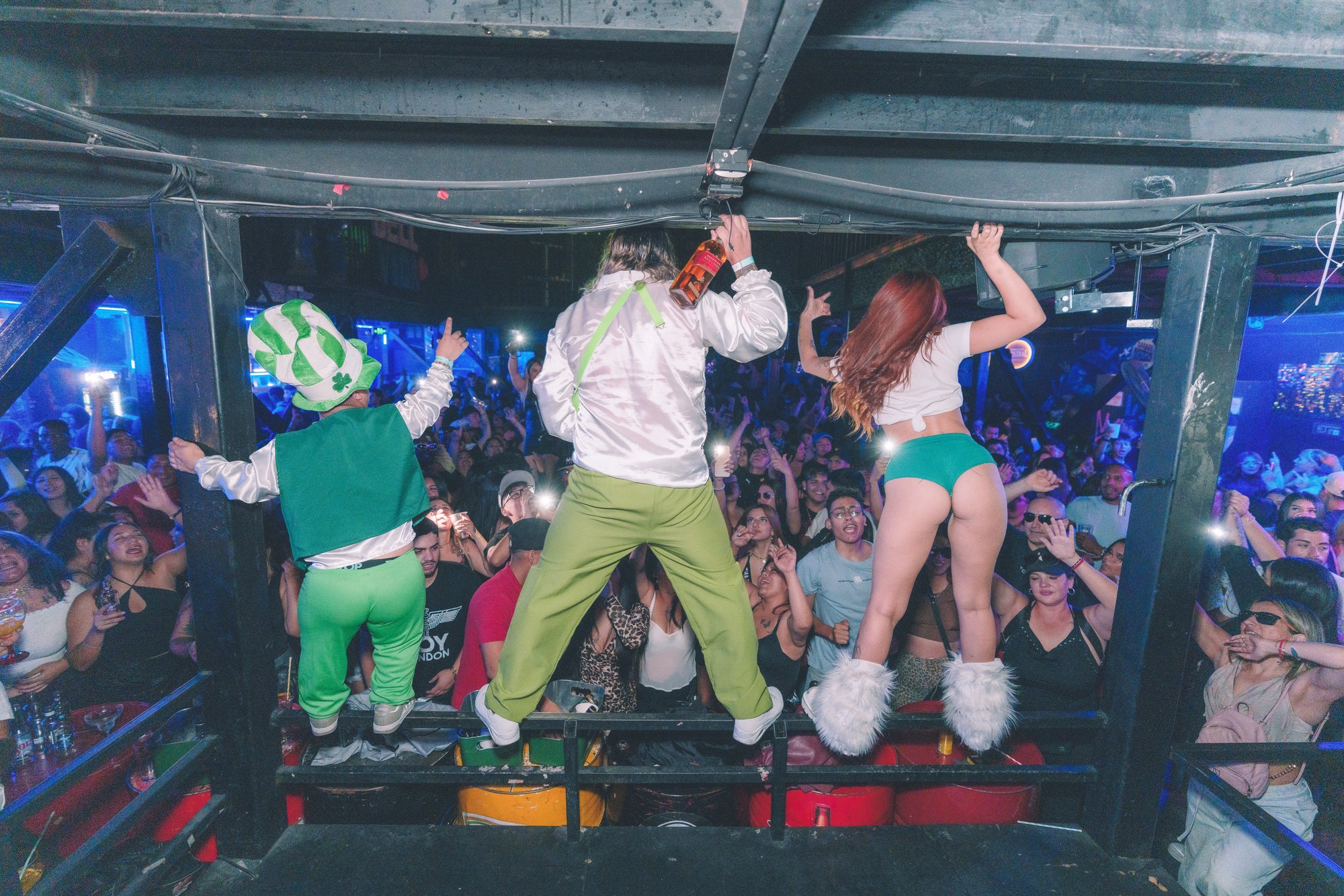 Escenario y público en Liga Urbana