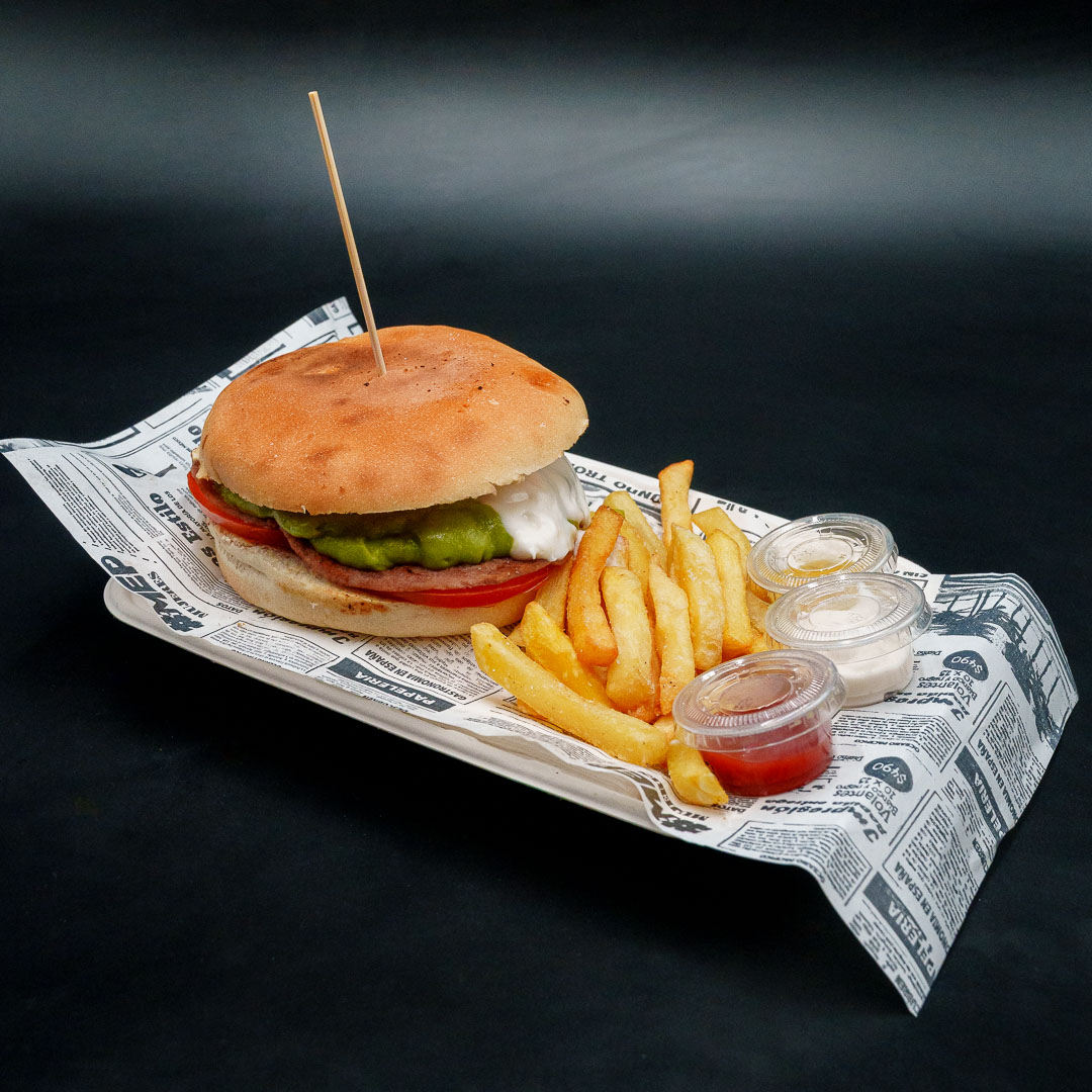 Mesa lista para reserva en Liga Urbana