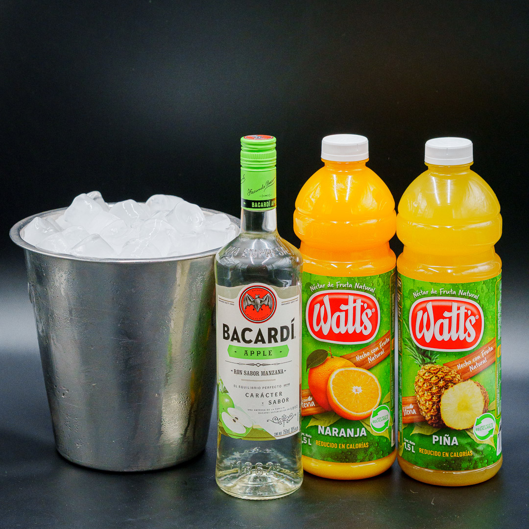 Bacardi Apple opción Jugo en la carta de Liga Urbana